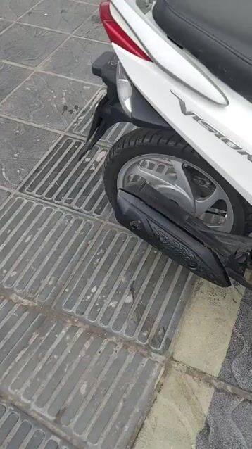 Honda Vision màu Trắng đã sử dụng. Mua bán Xe máy tại Quận Hoàng Mai Hà Nội được đăng bởi Mr tín  hình 1