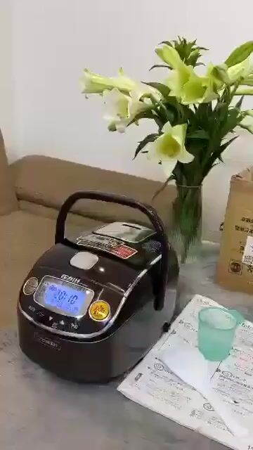 Nồi cơm điện Zojirushi 0.5L Đen Nhật Bản 98% mới. Mua bán Bếp, lò, đồ điện nhà bếp tại Quận Tân Bình Tp Hồ Chí Minh được đăng bởi Thuỷ Phát hình 1