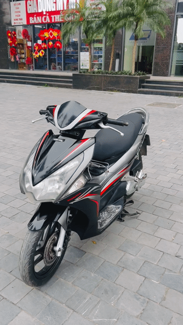 Honda Air Blade 110 Fi Đen Bạc Đỏ. Mua bán Xe máy tại Quận Cầu Giấy Hà Nội được đăng bởi Đỗ Mai hình 1