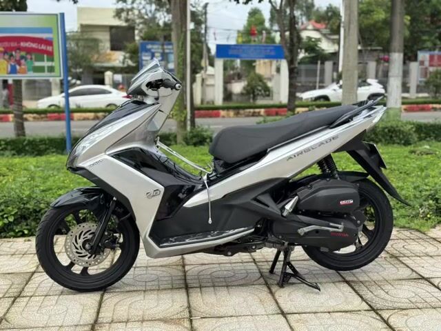 Ab Airblade 2014 bạc porsche màu Hót Zin Đẹp🔥🌈👍. Mua bán Xe máy tại Huyện Châu Đức Bà Rịa - Vũng Tàu được đăng bởi Xe Máy Thành Lộc 72 hình 1