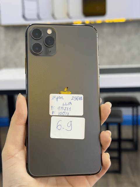 Apple iPhone 11 Pro Max 256GB Đen. Mua bán Điện thoại tại Thành phố Thủ Dầu Một Bình Dương được đăng bởi Phong Le hình 1