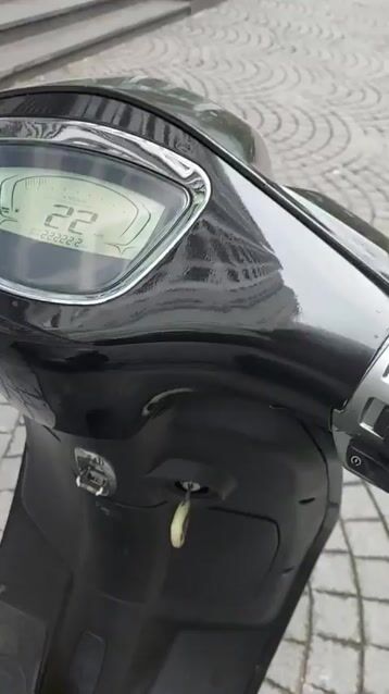 Bán xe Piagio Vespa  mầu đen chính chủ. Mua bán Xe máy tại Quận Hai Bà Trưng Hà Nội được đăng bởi Nguyễn Thu Thảo hình 1