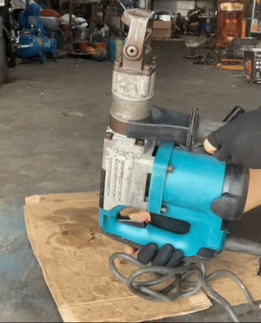 Máy đục bê tông Makita HM0830. Mua bán Đồ chuyên dụng, Giống nuôi trồng tại Huyện Hòa Thành Tây Ninh được đăng bởi điện cơ C T hình 1