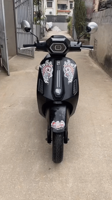 xe máy điện vespa jvc mới mua 1 tháng. Mua bán Xe máy tại Huyện Văn Giang Hưng Yên được đăng bởi Thanh Loan hình 1