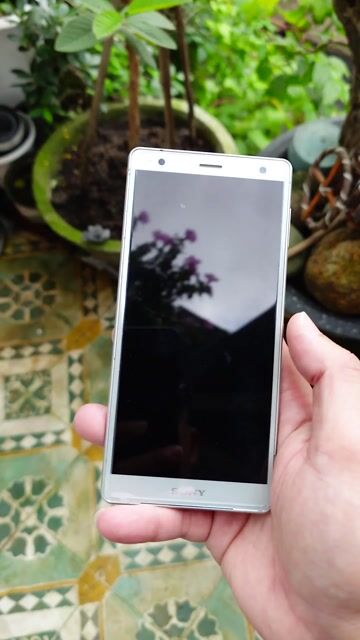 Sony Xperia XZ2 bạc. Mua bán Điện thoại tại Quận Thanh Khê Đà Nẵng được đăng bởi Huy Le hình 1