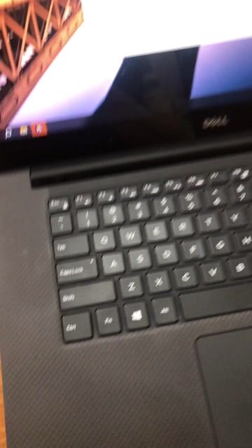 Dell Precision 5520 i7 7820HQ 16GB màn 4K Cảm ứng. Mua bán Laptop tại Quận Cầu Giấy Hà Nội được đăng bởi Quốc Trường hình 1