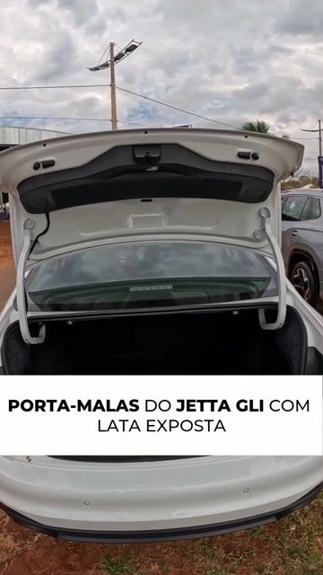PORTA-MALAS DO JETTA GLI COM LATA EXPOSTA