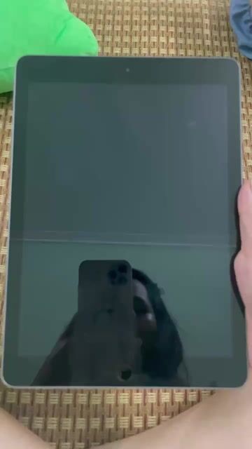 Apple iPad Gen 6 32GB Bạc. Mua bán Máy tính bảng tại Huyện Gia Lâm Hà Nội được đăng bởi Nguyễn Thùy Linh hình 1