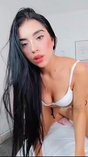 Model - Victoria cum