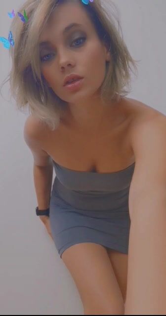 Model - AmasingRuby naked