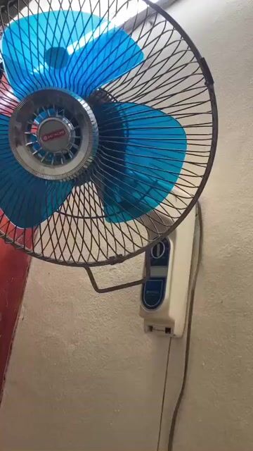 Quạt Nhật treo tường Hitachi cổ cánh đẹp. Mua bán Quạt tại Thành phố Phú Quốc Kiên Giang được đăng bởi Japanese goods hình 1