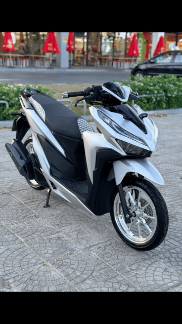 Honda Vario 125 2022 Bạc. Mua bán Xe máy tại Quận Liên Chiểu Đà Nẵng được đăng bởi Thanh Thao Luong hình 1
