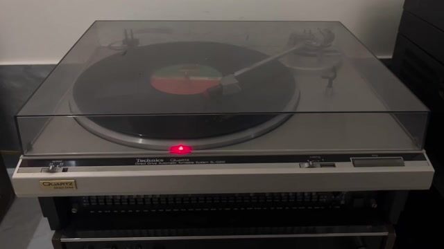 Đầu đĩa than Technics SL-Q200 Bạc. Mua bán Tivi, Âm thanh tại Quận 3 Tp Hồ Chí Minh được đăng bởi DucTam hình 1