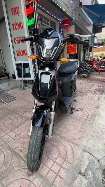 Xe máy điện Vinfast Ludo màu Đen. Mua bán Xe máy tại Quận Long Biên Hà Nội được đăng bởi Xe điện Huân Linh hình 1