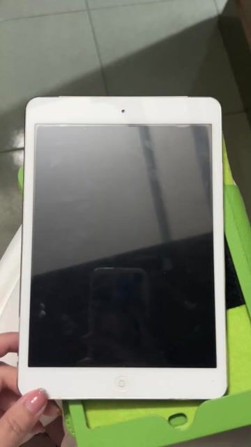 Apple iPad mini 2 Retina 16GB Bạc. Mua bán Máy tính bảng tại Quận 4 Tp Hồ Chí Minh được đăng bởi Hoài Diễm  hình 1