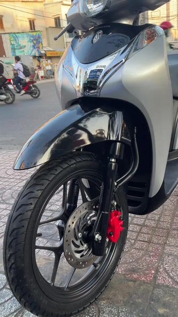 Sh mode 2018 bạc poscher mới. máy zin ít đi xe đep. Mua bán Xe máy tại Quận 8 Tp Hồ Chí Minh được đăng bởi hồ tài hình 1