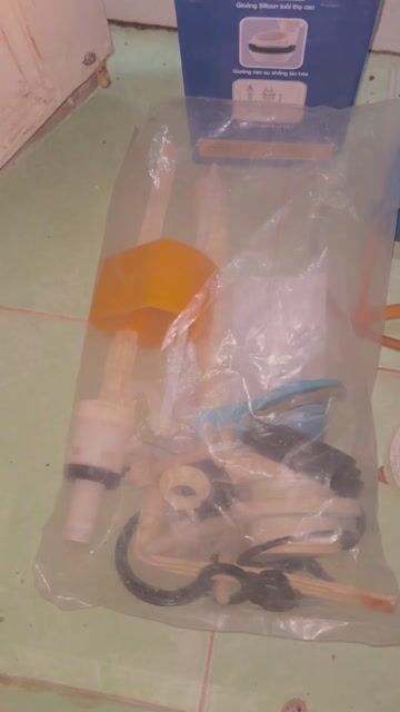 2 Bộ thay thiết bị bồn cầu vệ sinh, vòi sen. Mua bán Thiết bị vệ sinh, nhà tắm tại Quận Gò Vấp Tp Hồ Chí Minh được đăng bởi Vân hình 1