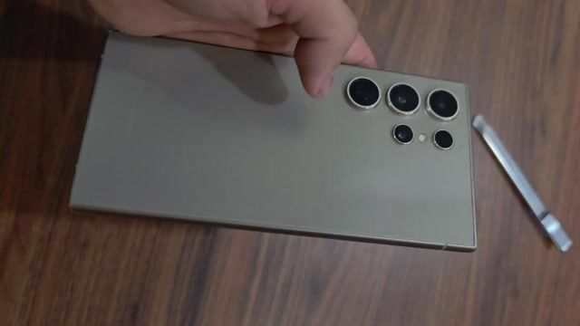 Samsung S24 Ultra 12GB/512GB Vàng. Mua bán Điện thoại tại Quận Cẩm Lệ Đà Nẵng được đăng bởi Hồng Lưu hình 1
