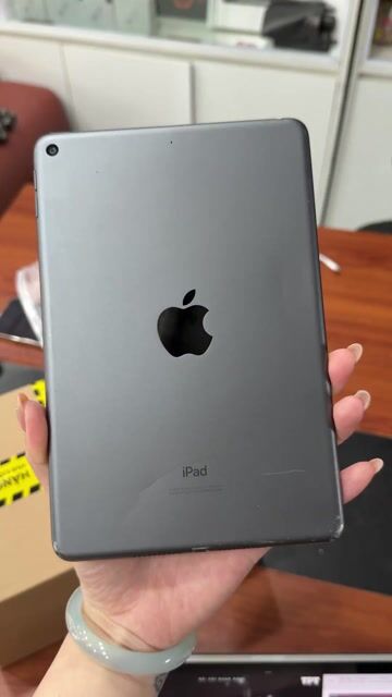 pass mini5 64G nguyên zin. Mua bán Máy tính bảng tại Quận Hoàng Mai Hà Nội được đăng bởi Lã Bình iPad hình 1