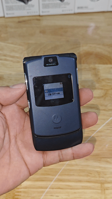 Điện Thoại Motorola V3i Xanh Huyền Thoại Có Hộp. Mua bán Điện thoại tại Quận 6 Tp Hồ Chí Minh được đăng bởi D88S hình 1
