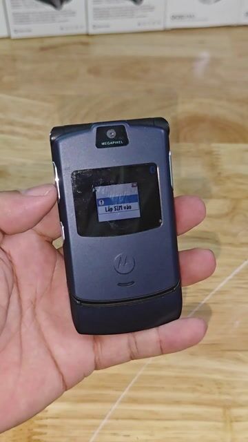 Điện Thoại Motorola V3i Xanh Huyền Thoại Có Hộp. Mua bán Điện thoại tại Quận 6 Tp Hồ Chí Minh được đăng bởi D88S hình 1