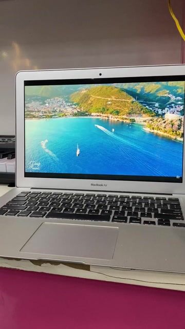 Apple MacBook Air i7 8GB/256GB Bạc. Mua bán Laptop tại Quận Bình Thạnh Tp Hồ Chí Minh được đăng bởi Dang Dung hình 1
