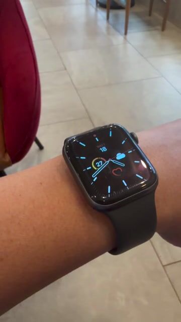 Apple Watch Series 6 Aluminum Đen 44mm VN/A. Mua bán Thiết bị đeo thông minh tại Thành phố Buôn Ma Thuột Đắk Lắk được đăng bởi Phan Thanh Sơn hình 1
