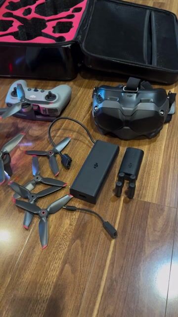 DJI FPV mua 5 năm mới bay 30 phút. Mua bán Máy ảnh, Máy quay tại Thành phố Huế Thừa Thiên Huế được đăng bởi Phi hình 1