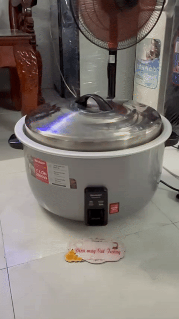 Nồi cơm điện Sharp KSH-H90V-SL 9 lít. Mua bán Bếp, lò, đồ điện nhà bếp tại Huyện Bình Chánh Tp Hồ Chí Minh được đăng bởi Điện Máy Cát Tường hình 1