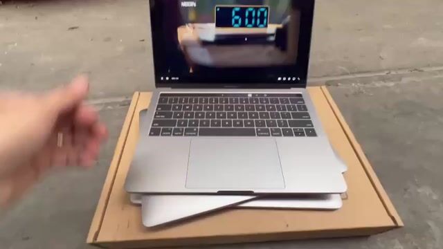 PRO 2018 13' GRAY / CORE I7 / 16G / 1T / FULL SẠCH. Mua bán Laptop tại Quận 3 Tp Hồ Chí Minh được đăng bởi Tèo hình 1