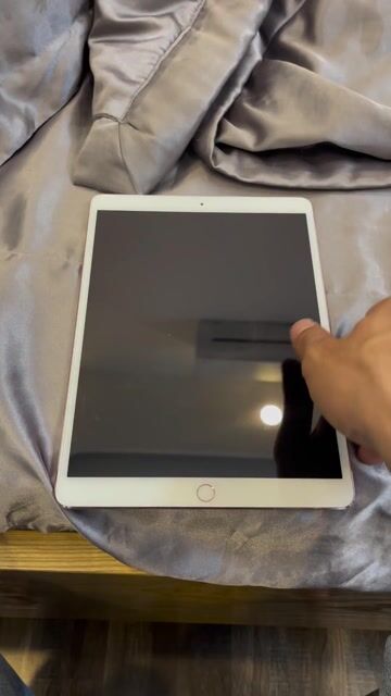 Apple iPad Pro 10.5 64GB 4G. Mua bán Máy tính bảng tại Thành phố Cam Ranh Khánh Hòa được đăng bởi thái hình 1