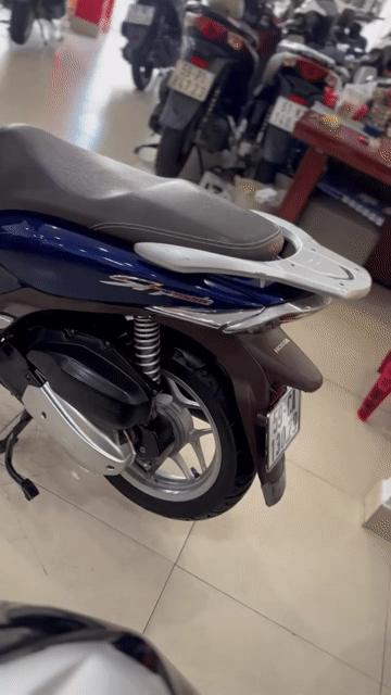 Honda SH Mode 2013 Xanh Sport.Xe đẹp máy chất. Mua bán Xe máy tại Quận 6 Tp Hồ Chí Minh được đăng bởi Cửa Hàng Xe Máy Hoà Bùi hình 1