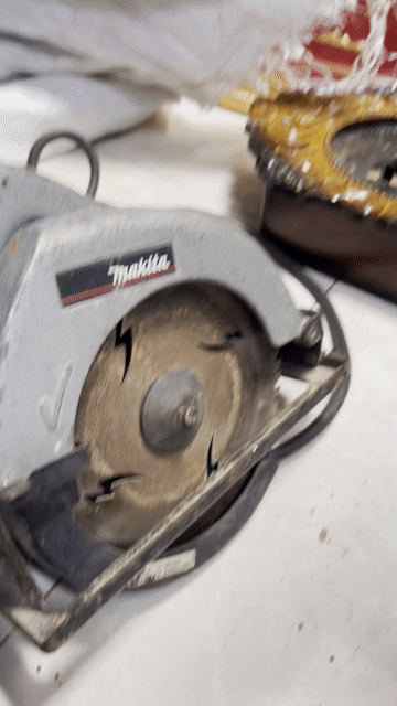 Máy cưa đĩa Makita 5800N-A 100V Xám. Mua bán Đồ chuyên dụng, Giống nuôi trồng tại Quận 3 Tp Hồ Chí Minh được đăng bởi Thao Tran hình 1