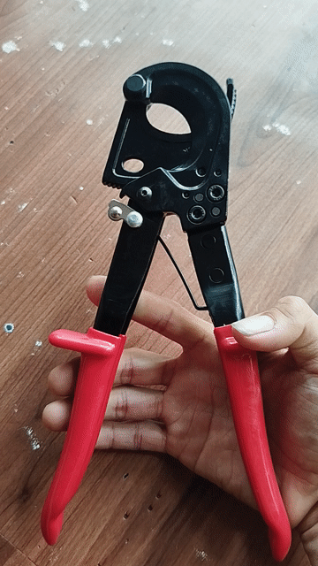 Kìm cắt cáp Kim loại, Nhựa Đen, Đỏ. Mua bán Đồ chuyên dụng, Giống nuôi trồng tại Quận Tân Phú Tp Hồ Chí Minh được đăng bởi Cụ Già Khó Tính hình 1