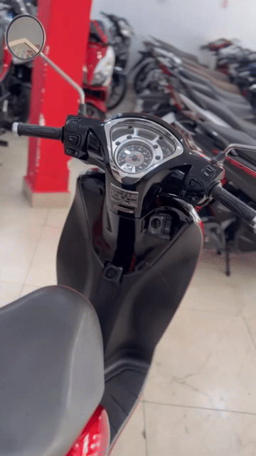 Honda SH Mode Cổ điển Đỏ Đen-Khoá Makey-BS61. Mua bán Xe máy tại Quận 6 Tp Hồ Chí Minh được đăng bởi Cửa Hàng Xe Máy Hoà Bùi hình 1