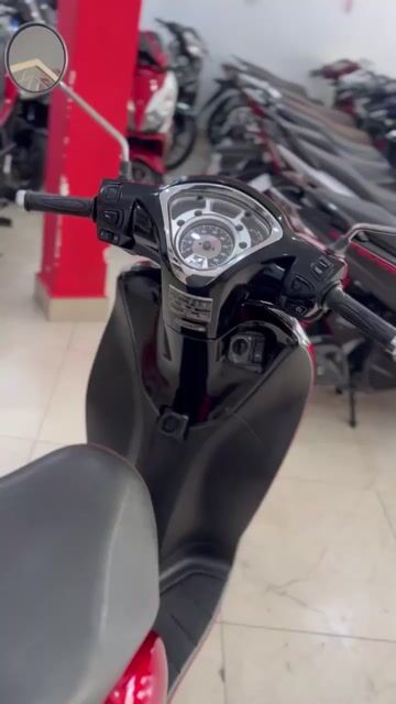 Honda SH Mode Cổ điển Đỏ Đen-Khoá Makey-BS61. Mua bán Xe máy tại Quận 6 Tp Hồ Chí Minh được đăng bởi Cửa Hàng Xe Máy Hoà Bùi hình 1