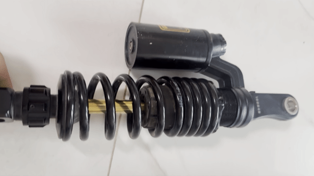 Phụ tùng xe máy X1R Classic Edition. Mua bán Phụ tùng xe tại Quận Cái Răng Cần Thơ được đăng bởi Thanh Tú hình 1