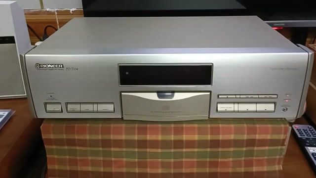 Đầu CD PIONEER PD-T04 zin đẹp, có khiển. Mua bán Tivi, Âm thanh tại Quận Bắc Từ Liêm Hà Nội được đăng bởi Mac Van hình 1