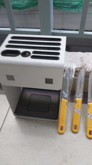 Dao nhà bếp và giá thép treo dao. Mua bán Dụng cụ nhà bếp tại Huyện Bình Chánh Tp Hồ Chí Minh được đăng bởi Hùng hình 1