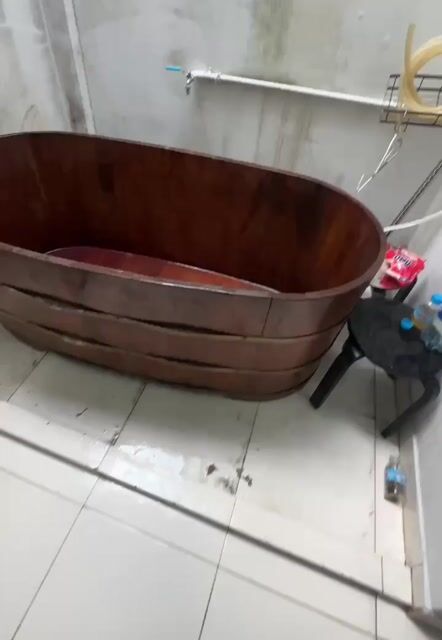 Bồn tắm gỗ 140x70x60cm. Mua bán Thiết bị vệ sinh, nhà tắm tại undefined Tp Hồ Chí Minh được đăng bởi Thanh hình 1