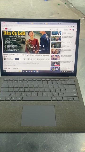 Microsoft Surface Laptop 1 i5-7300 8GB/256GB. Mua bán Laptop tại Quận 7 Tp Hồ Chí Minh được đăng bởi Nhân hình 1
