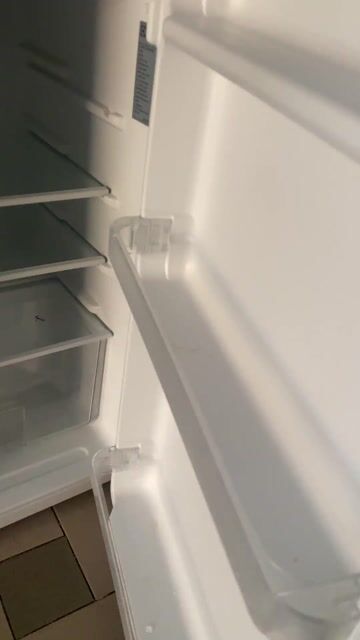 Tủ lạnh Electrolux EUM0900SA. Mua bán Tủ lạnh tại Quận Tân Bình Tp Hồ Chí Minh được đăng bởi Miss Vani Pet Shop hình 1
