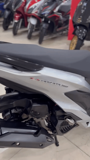 Honda Vario 150 2020 Xám Poche/2020.Chích chủ BS68. Mua bán Xe máy tại Quận 6 Tp Hồ Chí Minh được đăng bởi Cửa Hàng Xe Máy Hoà Bùi hình 1