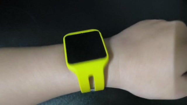 Đồng hồ thông minh Sony Smartwatch 3. Mua bán Thiết bị đeo thông minh tại Thành phố Thuận An Bình Dương được đăng bởi Nguyễn Lam Phụng hình 1