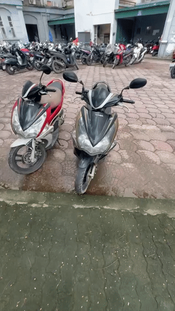 Honda Air Blade 2011 Đen - Vàng 110cc. Mua bán Xe máy tại Quận Cầu Giấy Hà Nội được đăng bởi Tran Long hình 1