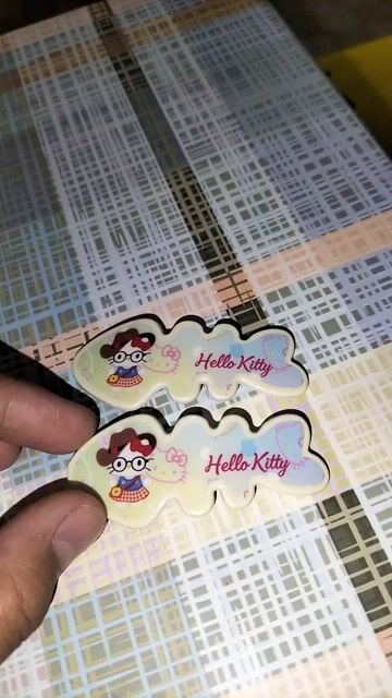 Kẹp tóc Hello Kitty Nữ Vàng nhạt. Mua bán Phụ kiện thời trang khác tại Thành phố Long Khánh Đồng Nai được đăng bởi Phương Uyên hình 1