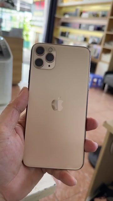 Apple iPhone 11 Pro Max 256GB Vàng 97% pin. Mua bán Điện thoại tại Thành phố Long Xuyên An Giang được đăng bởi TL Mobile hình 1
