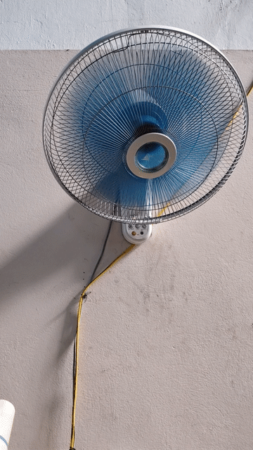 Quạt treo tường Việt Nhật Xanh, Trắng. Mua bán Quạt tại Quận Ba Đình Hà Nội được đăng bởi Nguyễn Đức đạt   hình 1