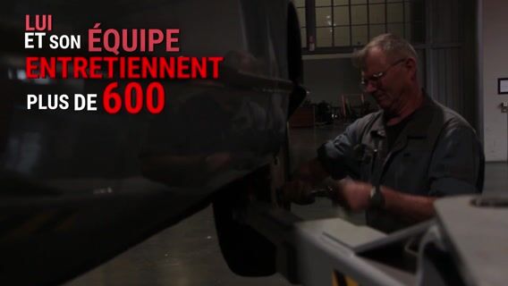 Restaurateur de voitures anciennes