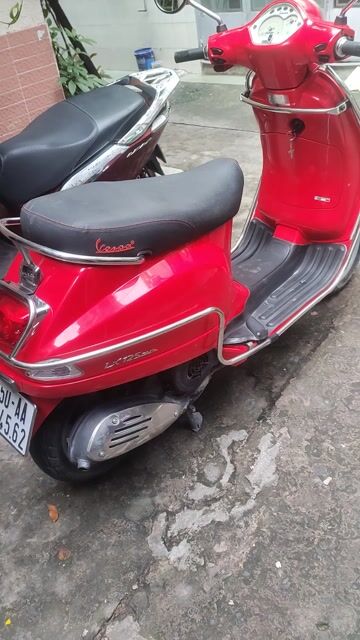 Piaggio Vespa LX 125 Đỏ. Mua bán Xe máy tại Quận Phú Nhuận Tp Hồ Chí Minh được đăng bởi Đinh Tiến Lễ hình 1